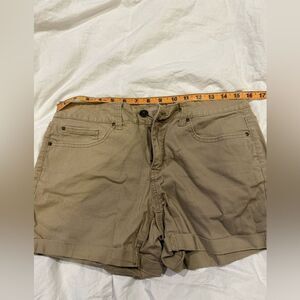 Faded glory  Tan Women's Shorts in size 8
